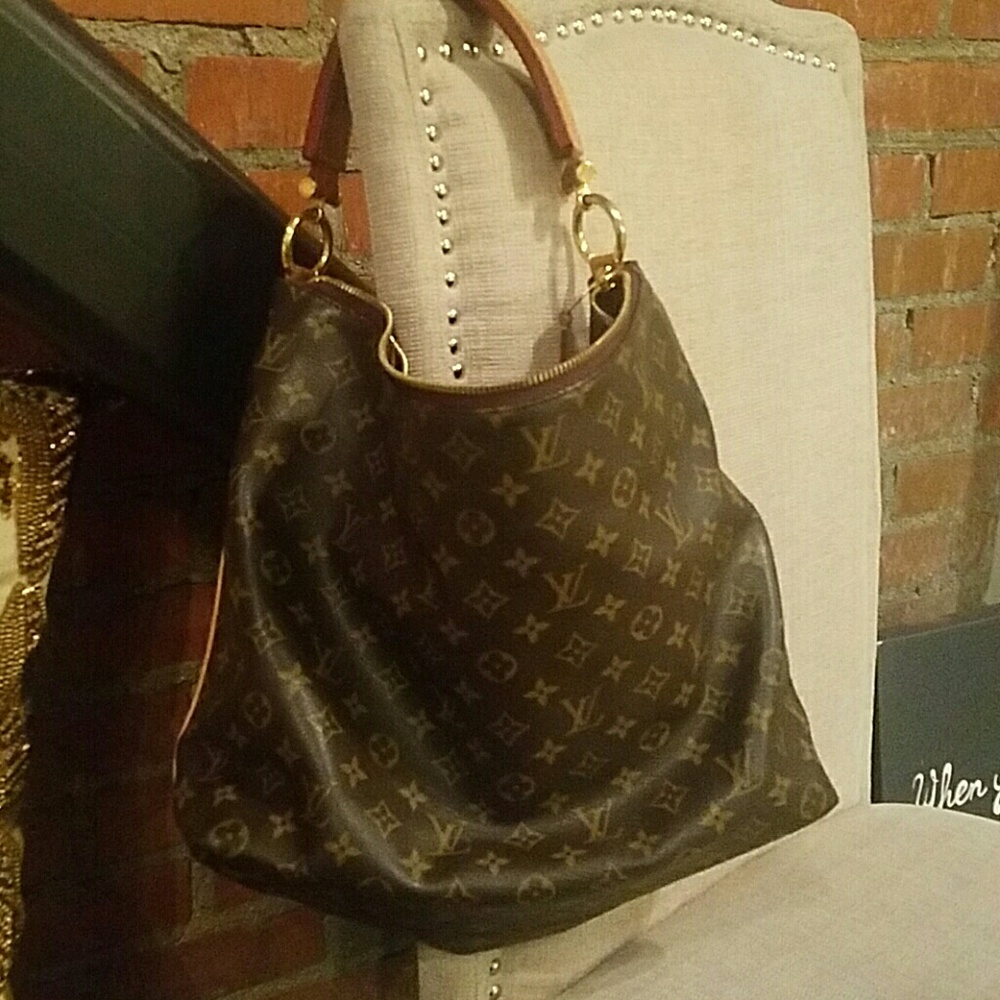 Louis Vuittin Hand Bag